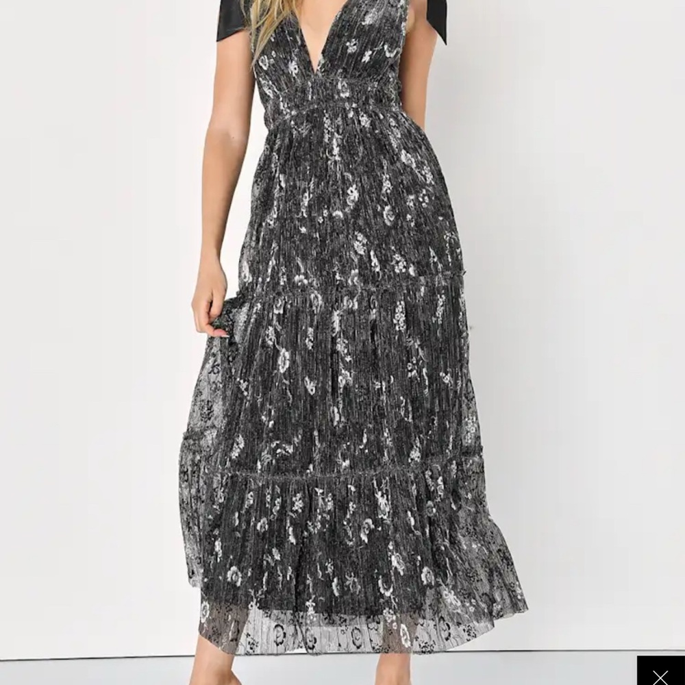 Lulu's Black and White Floral Maxi Dress